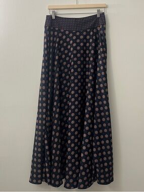 Banana republic size 6 Black Maxi Skirt with Coral Dot Medallion Print